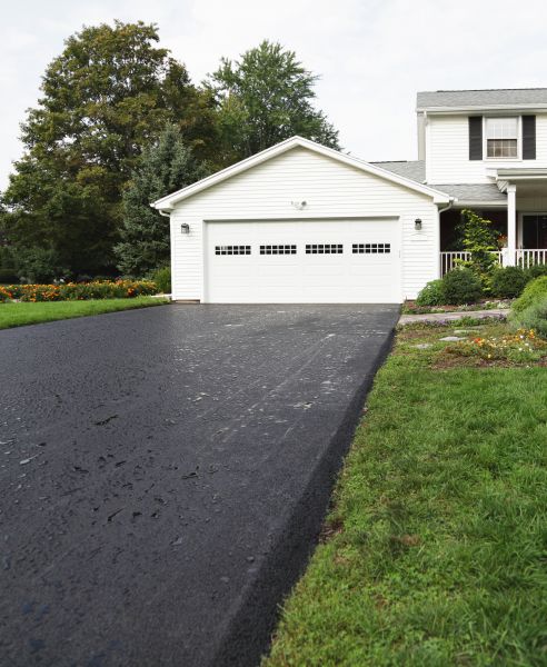 Cost of Blacktop Driveway Paving in Sacramento